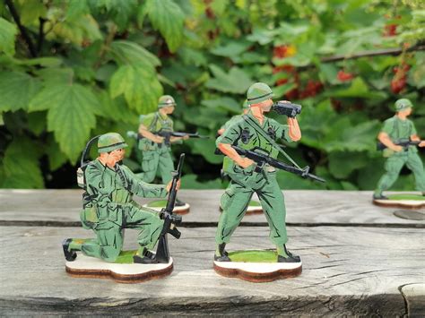 pictures of toy soldiers